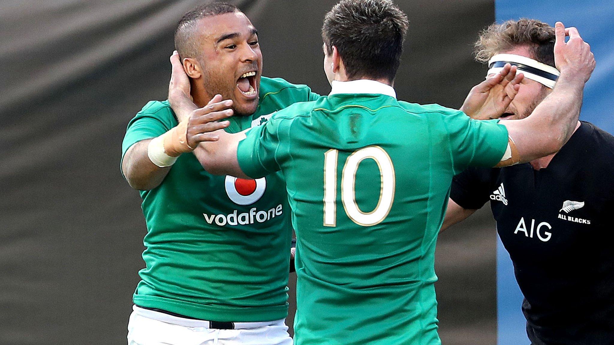 Simon Zebo celebrates