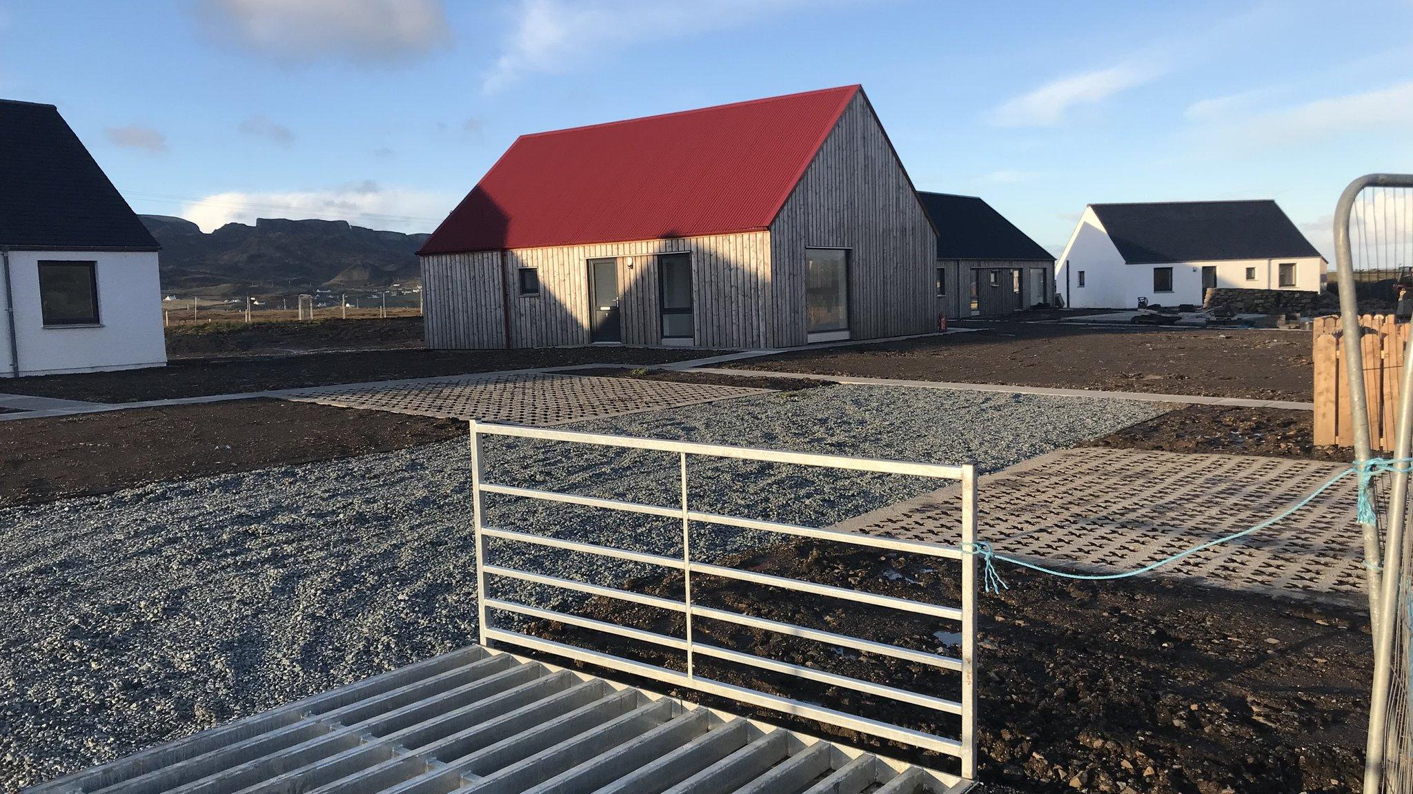 Taighean ùra ann an Stafainn