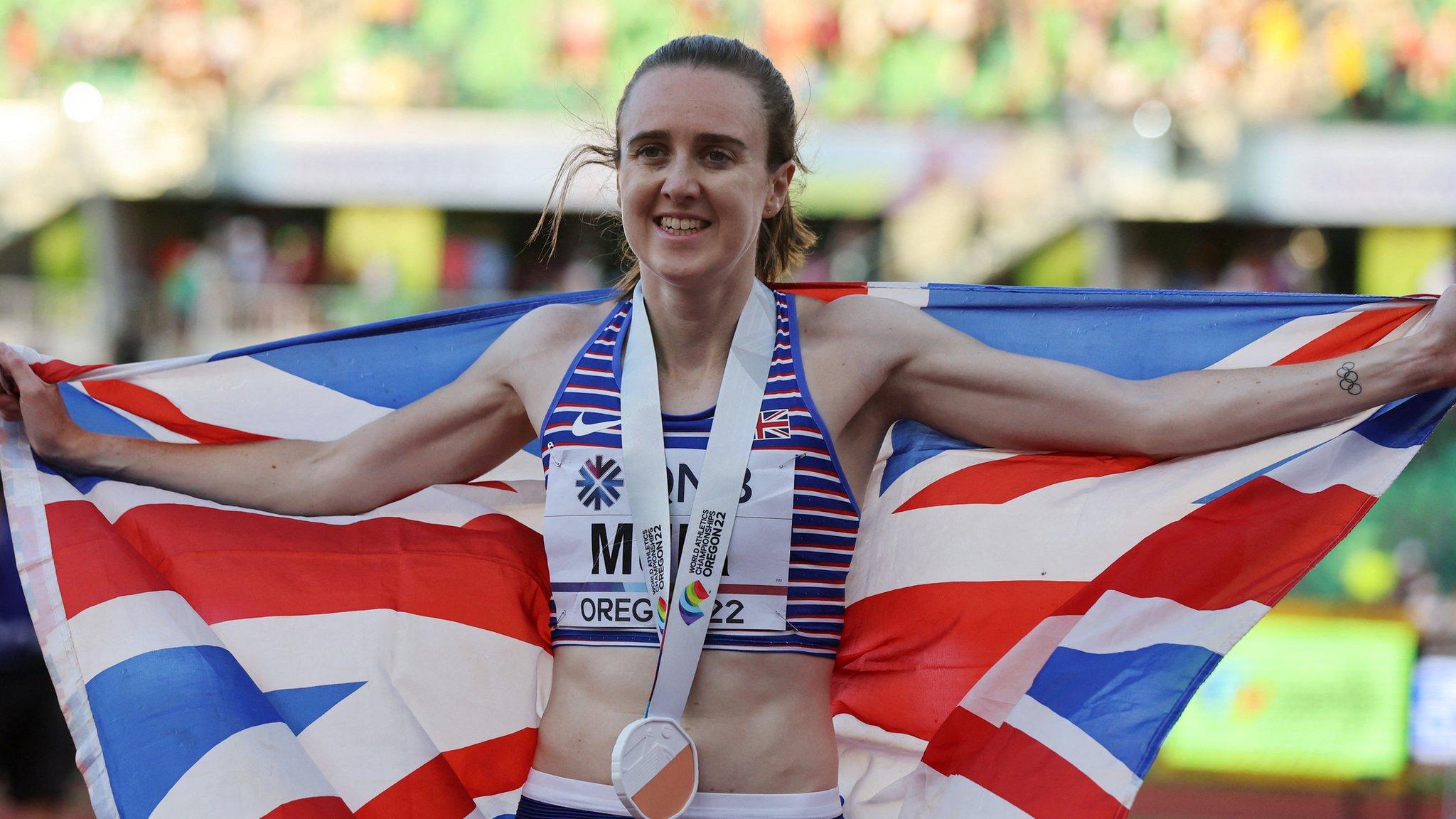 laura-muir-with-bronze-medal