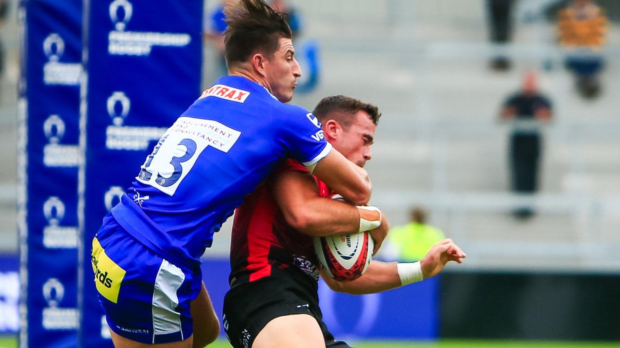 Will Trewin scores for Cornish Pirates