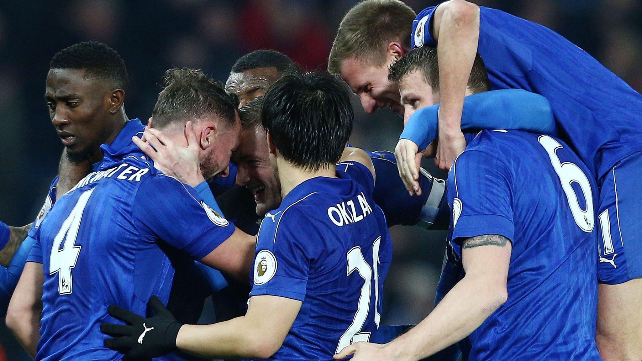 Leicester players celebrate Danny Drinkwater's goal