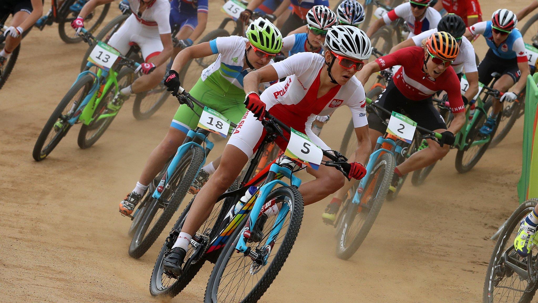 Cycling competitors