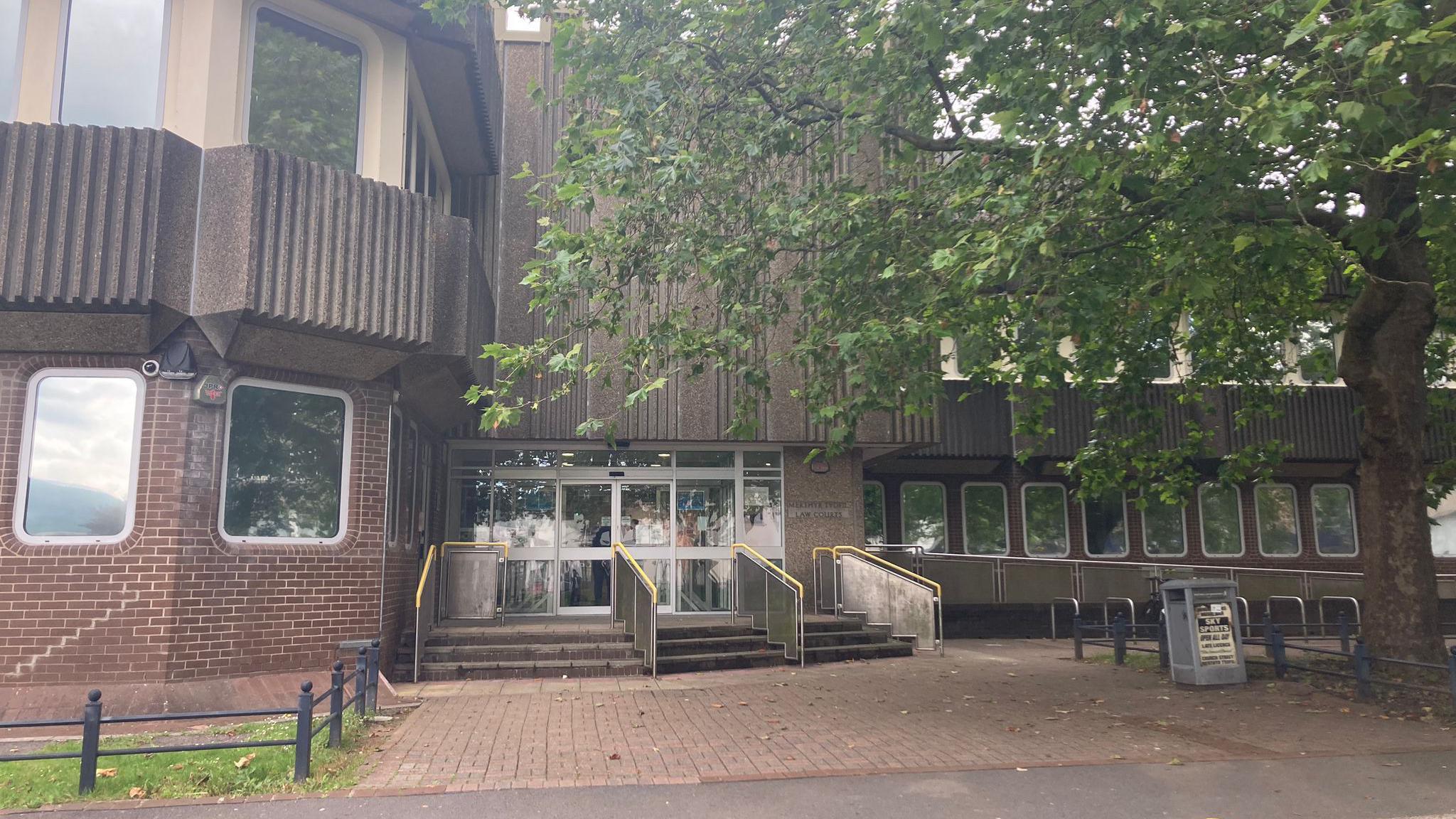 Picture of the outside of Merthyr Tydfil Crown Court 