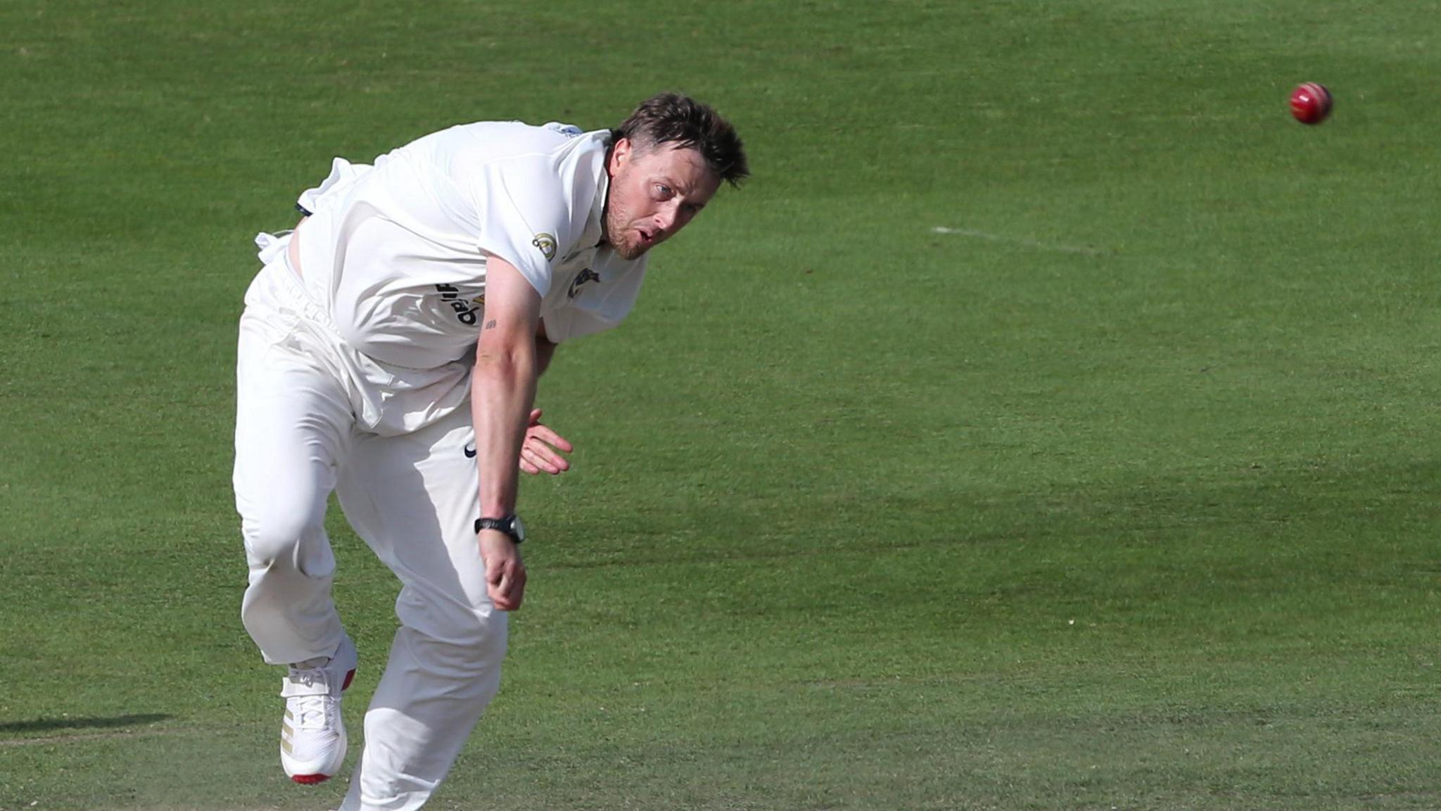Sussex's Ollie Robinson in bowling action.