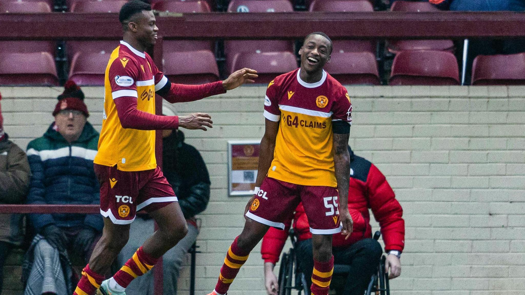 Motherwell's Tawanda Maswanhise celebrates scoring to make it 2-0 against Aberdeen