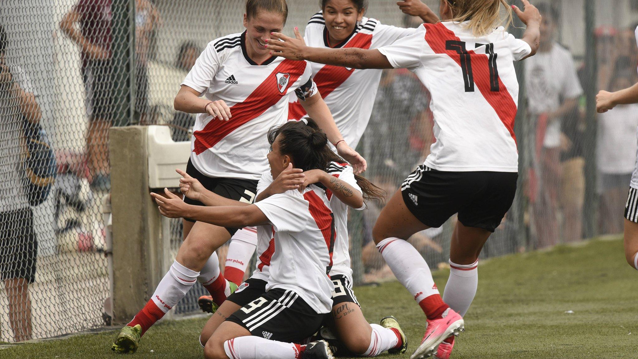 River Plate's Mercedes Pereyra and her team-mates