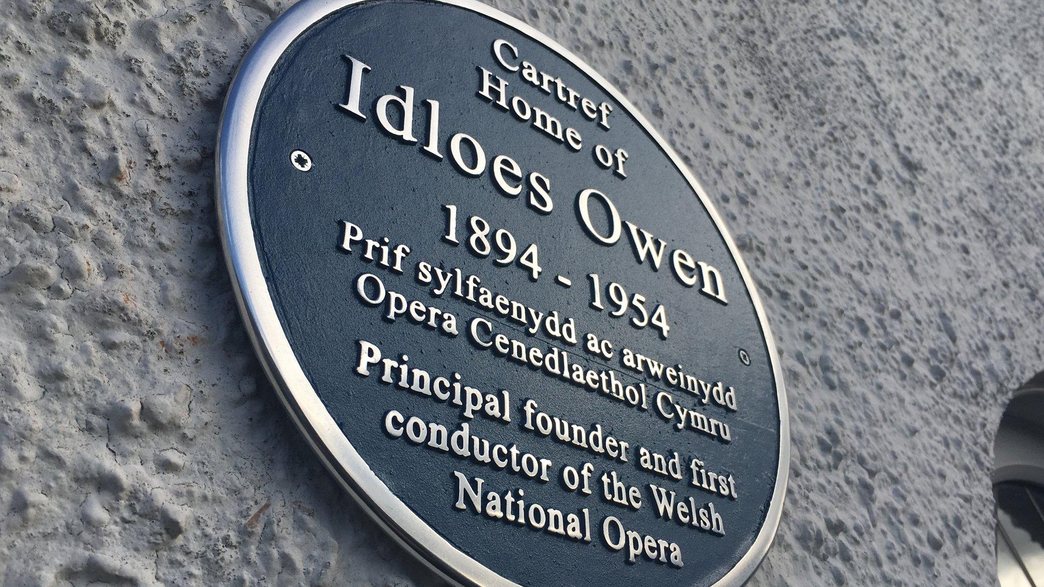 The blue plaque for Idloes Owen in Llandaff North