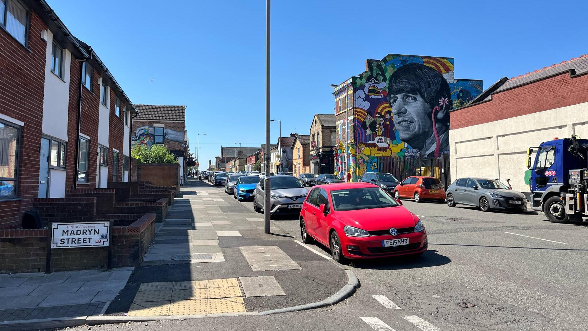 Madryn Street, un o 'Strydoedd Cymreig' Lerpwl
