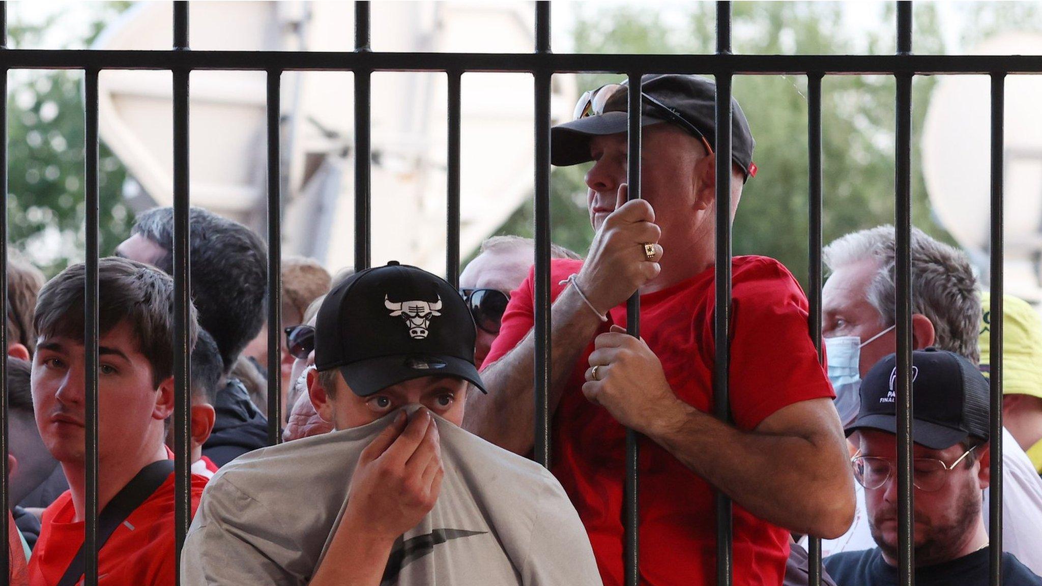 Liverpool fans outside the Stade de France