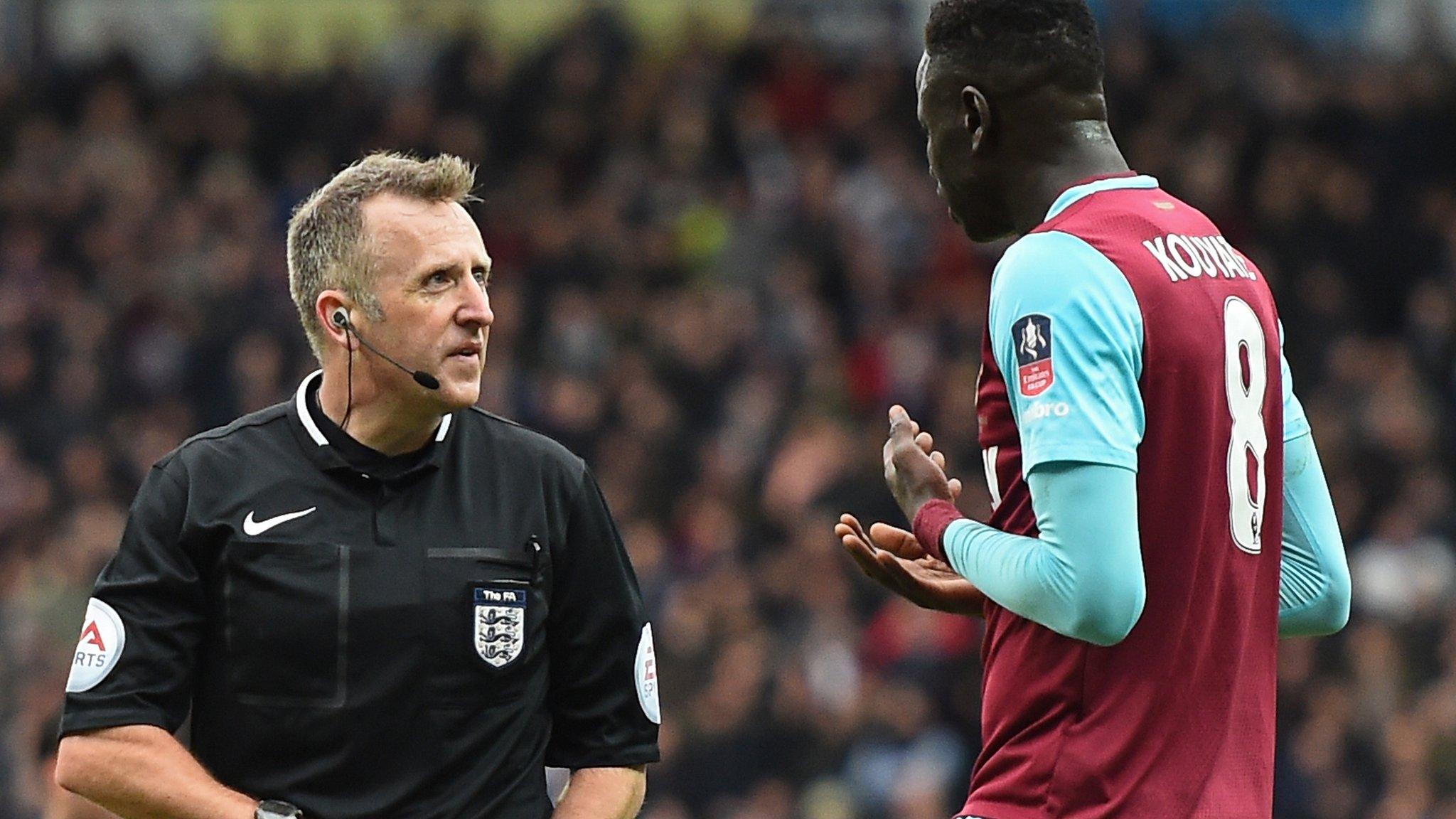 Cheikhou Kouyate being sent off by Jonathan Moss