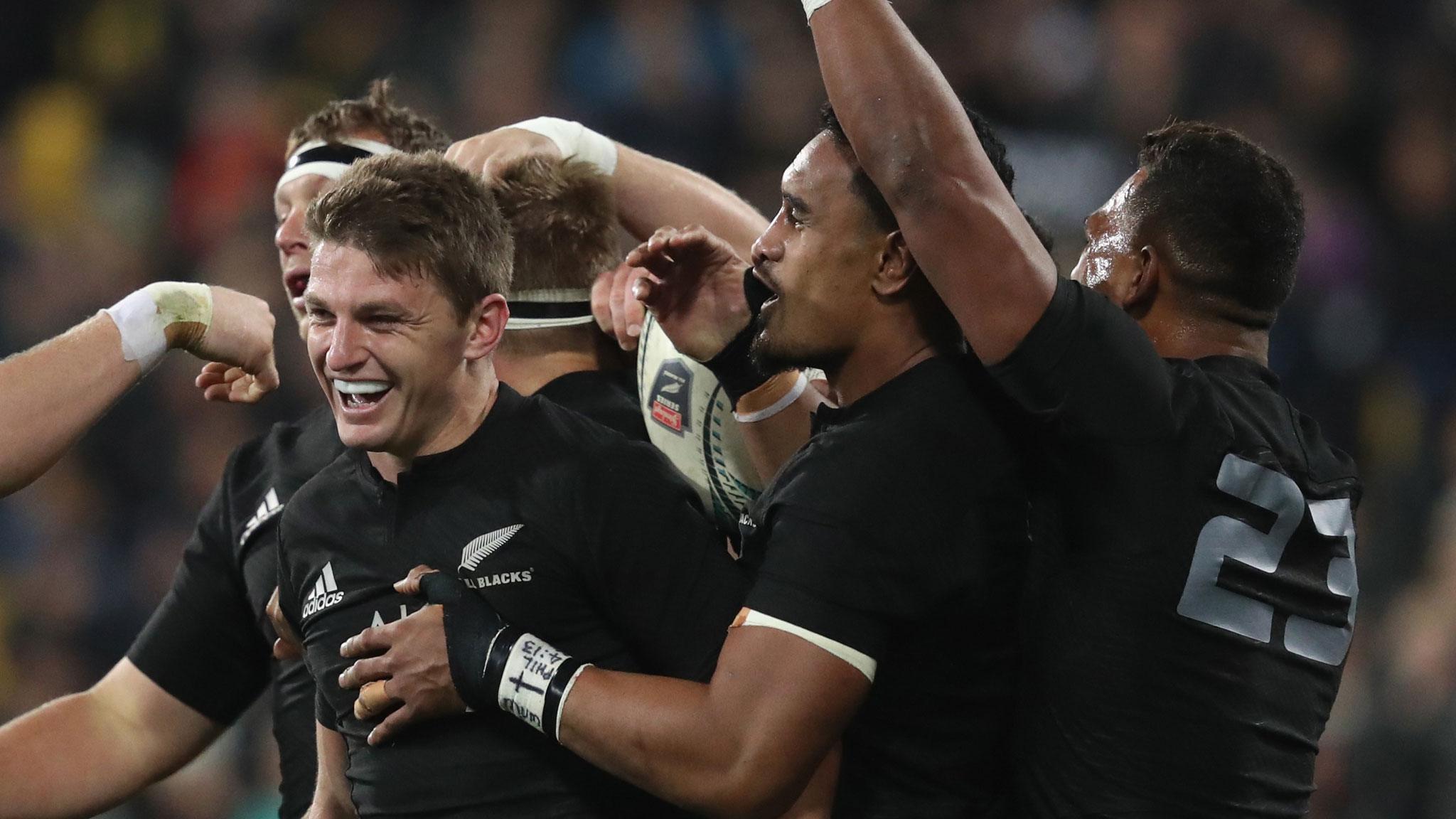 All Blacks celebrate a try