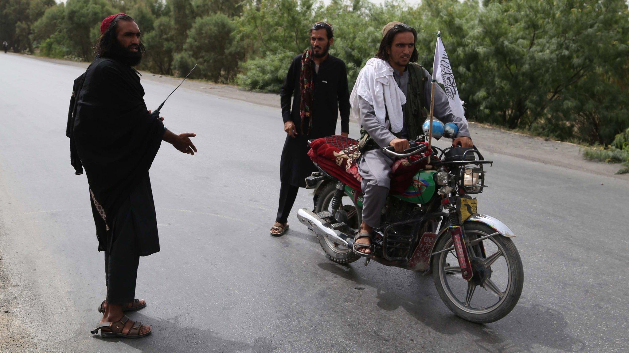 Suspected Taliban militants in government area in Jalalabad - 17 June