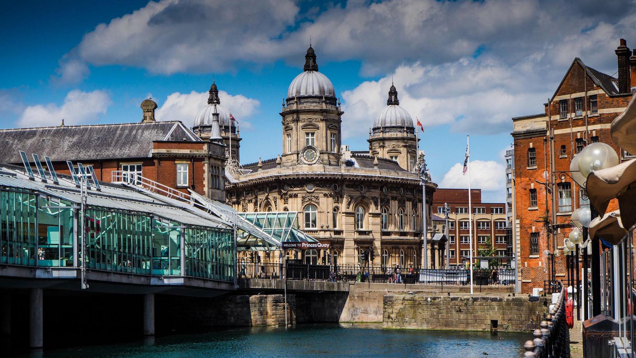 Hull city centre featuring the maritime museum and Princes Quay