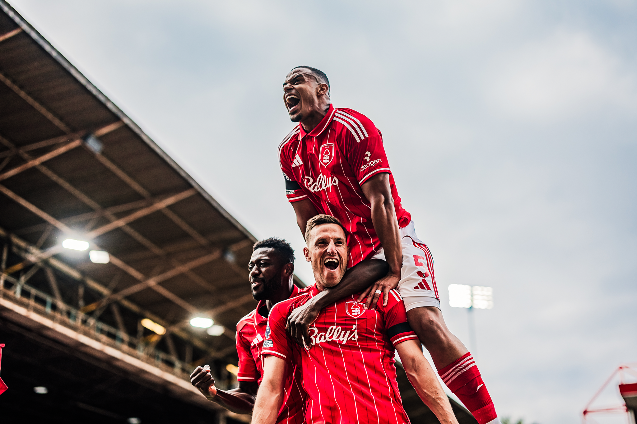 Nottingham Forest's Chris Wood celebrates his opening day goal during the Premier League match between against Brentford at City Ground. Photo by Ritchie Sumpter