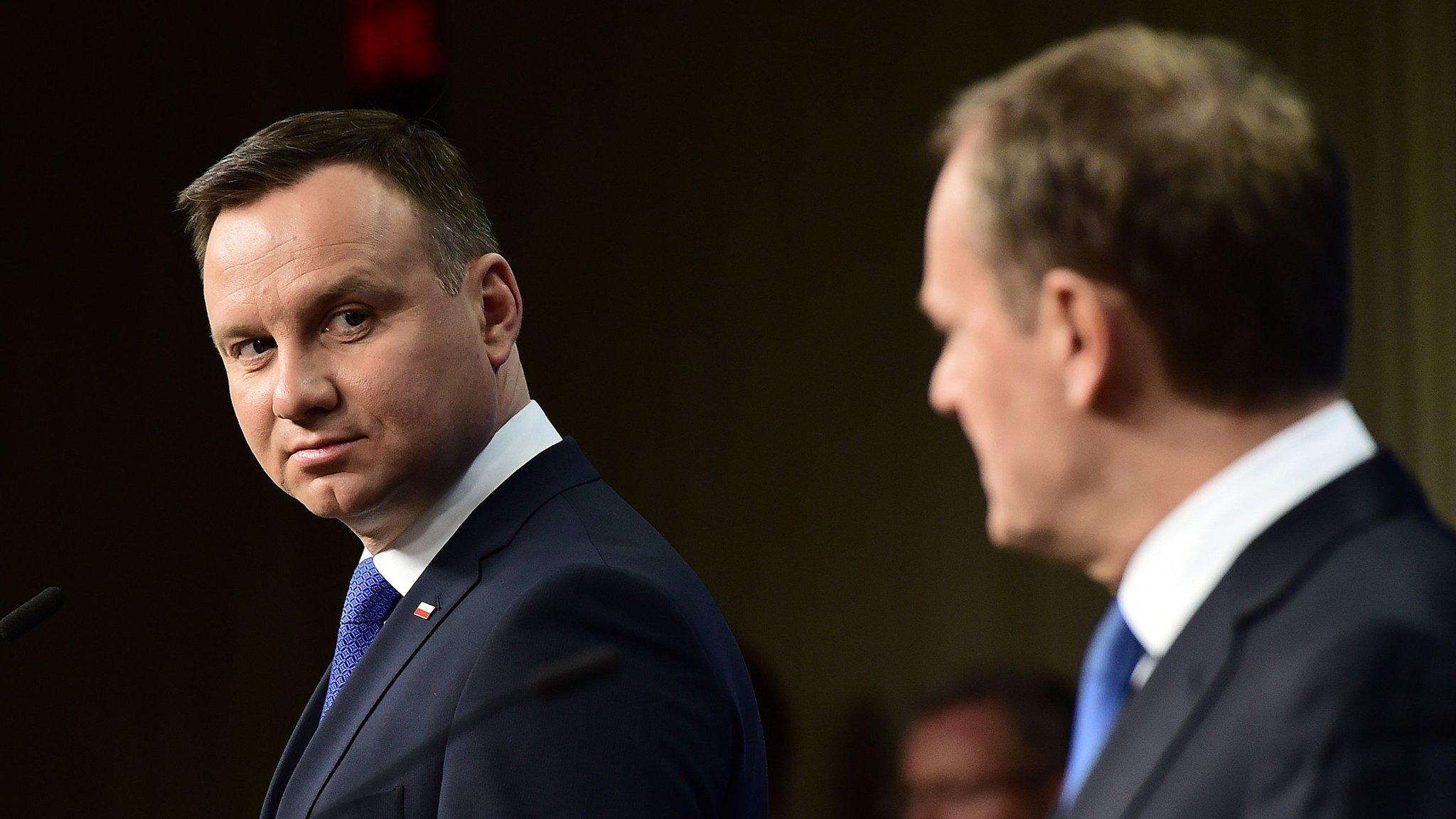 Polish President Andrzej Duda (L) with EU Council President Donald Tusk (18 Jan)