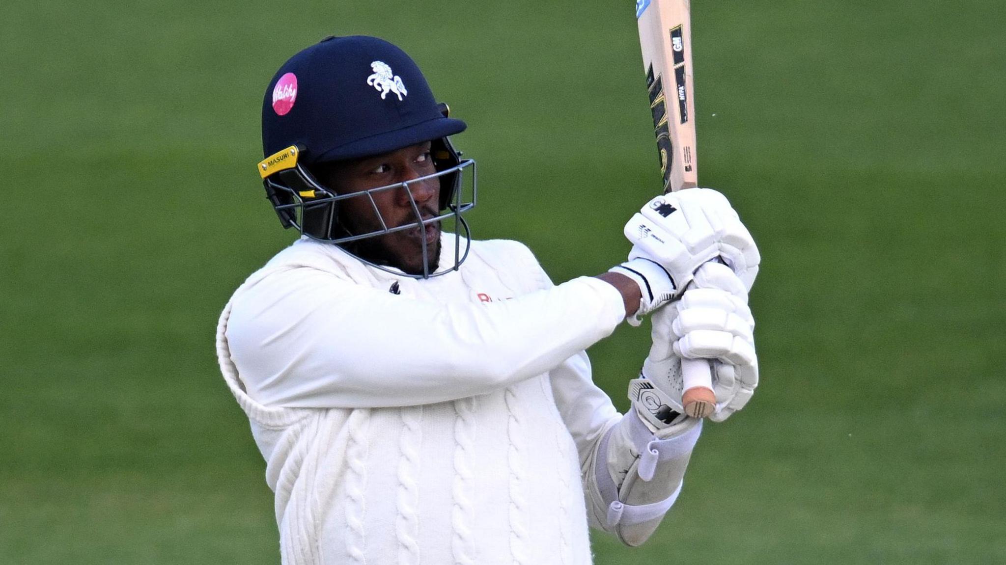 Daniel Bell-Drummond pulls a short ball for four 