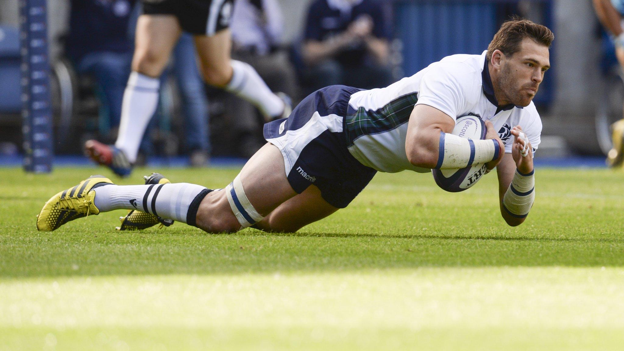 Sean Lamont dives to score for Scotland