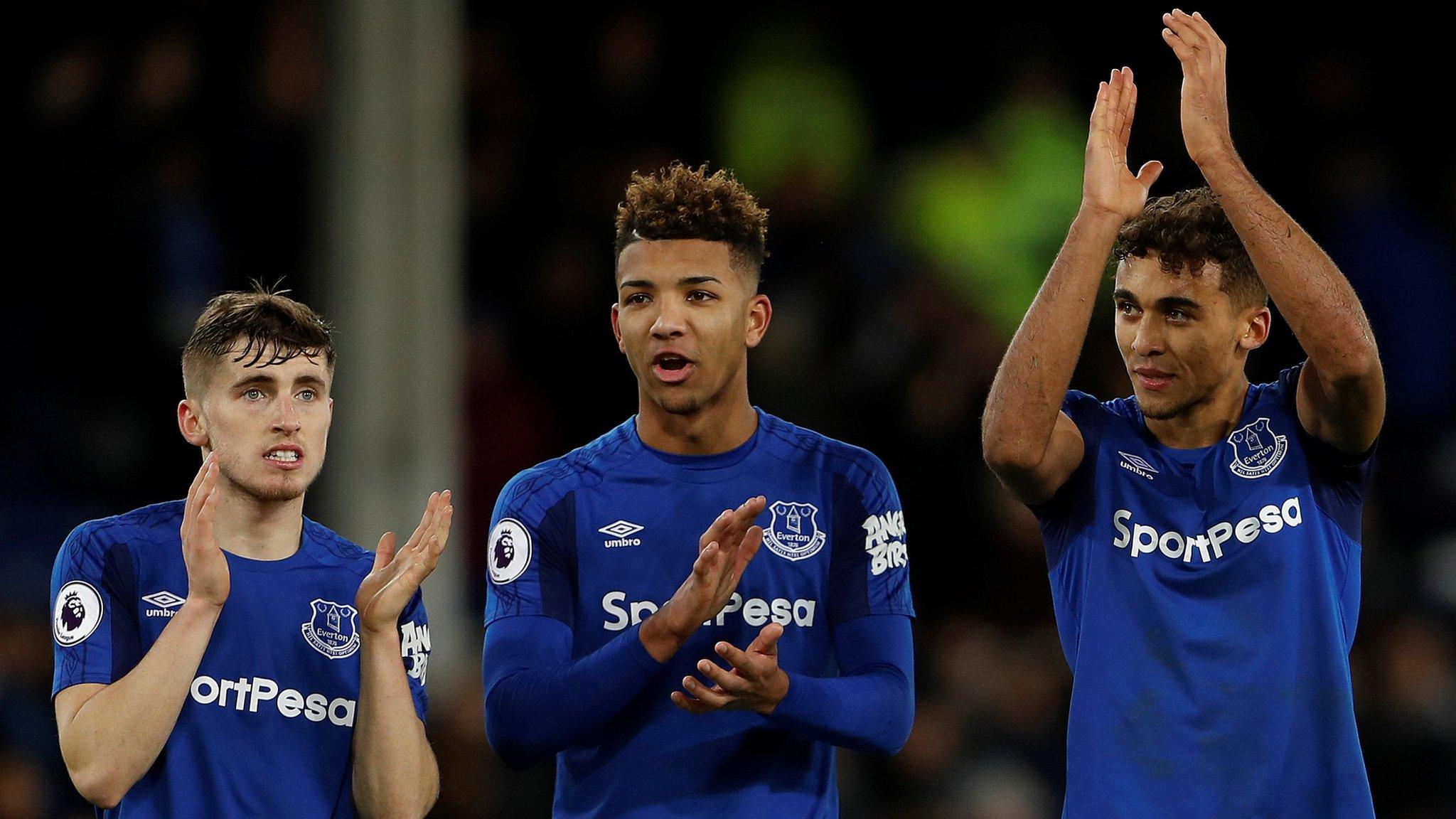 Everton players celebrate