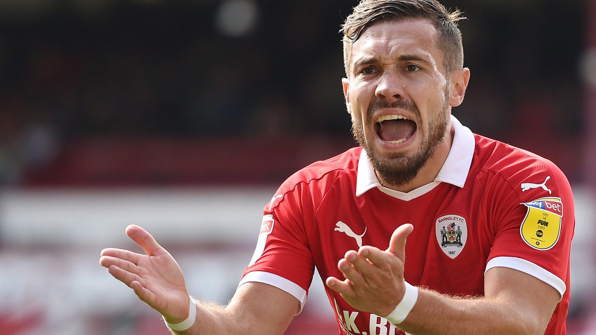 Tom Bradshaw in action for Barnsley