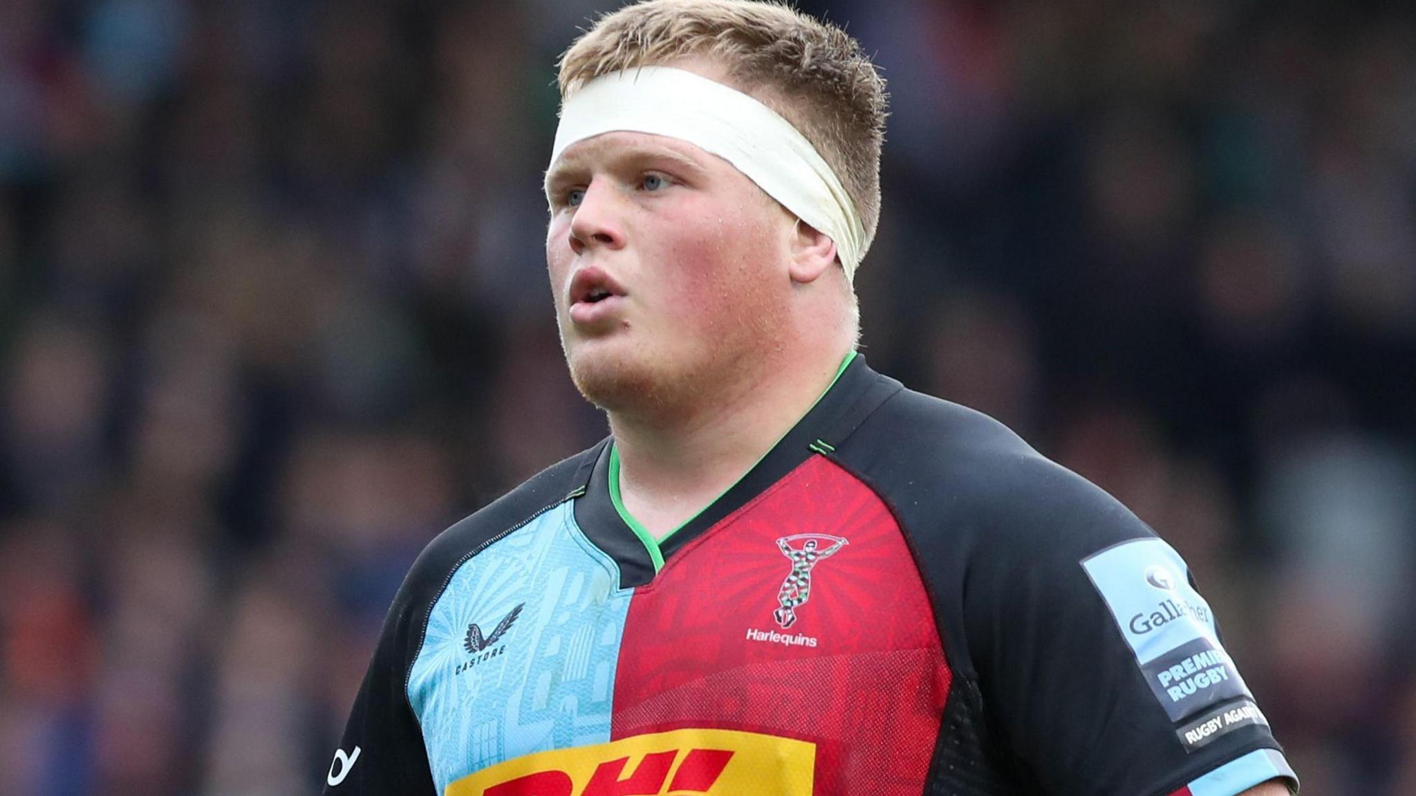 Fin Baxter playing for Harlequins