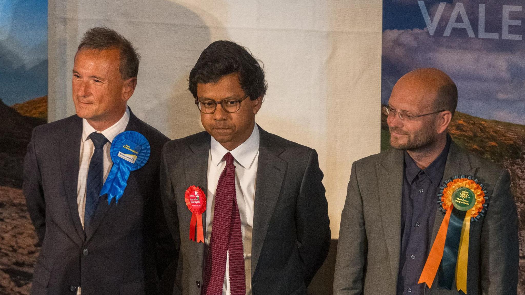 Alun Cairns, former Conservative Welsh Secretary, Kanishka Narayan, former Mayor of Barry, Cllr Ian Johnson