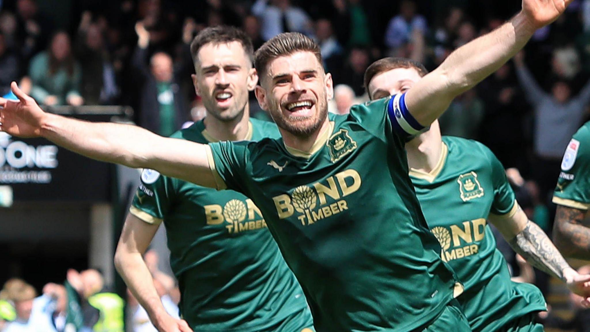 Joe Edwards celebrates his goal in the 1-0 win over Hull City on the final day of the 2024-24 season that kept the Pilgrims in the Championship