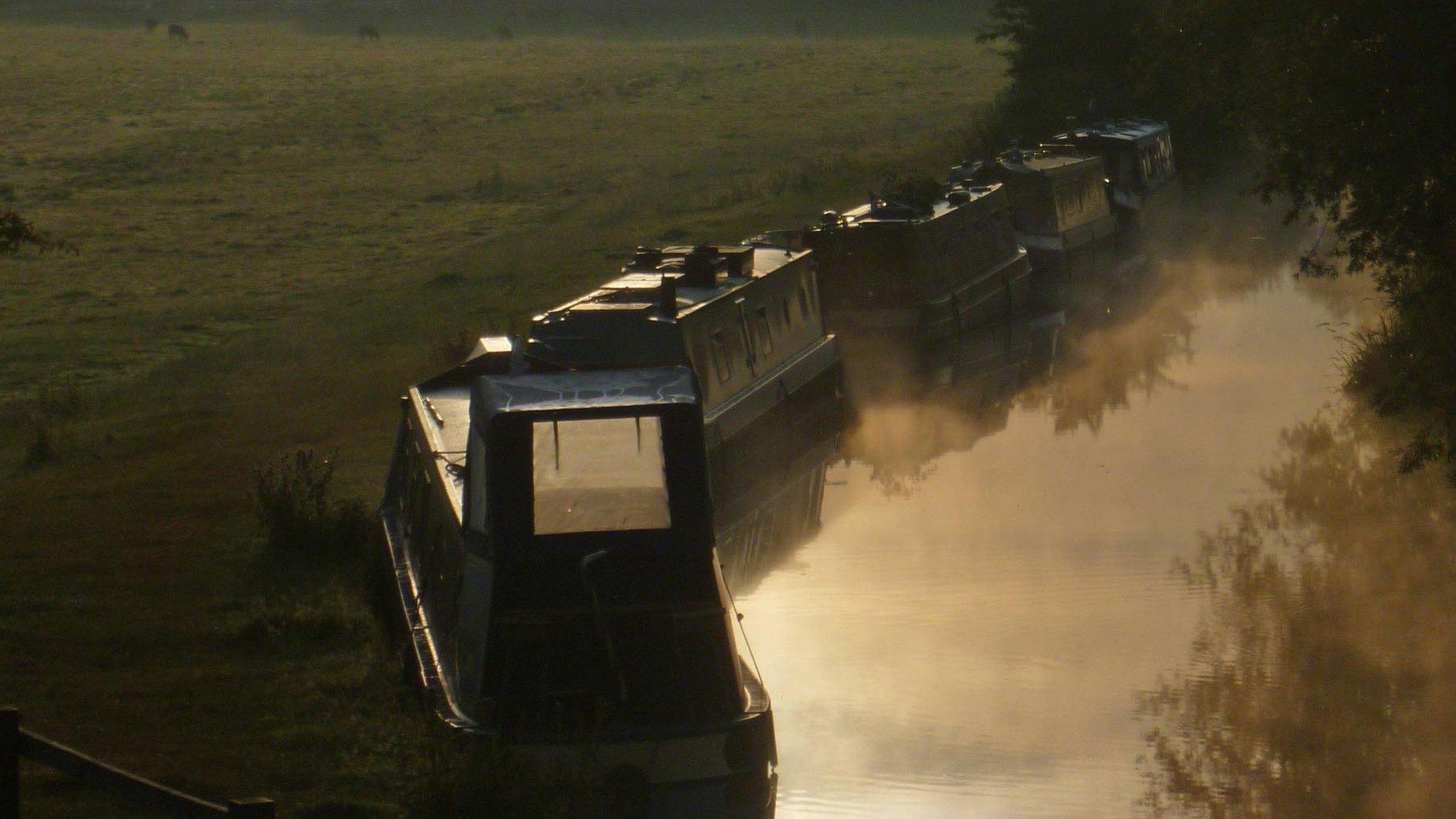 Sunrise along Oxford canal.