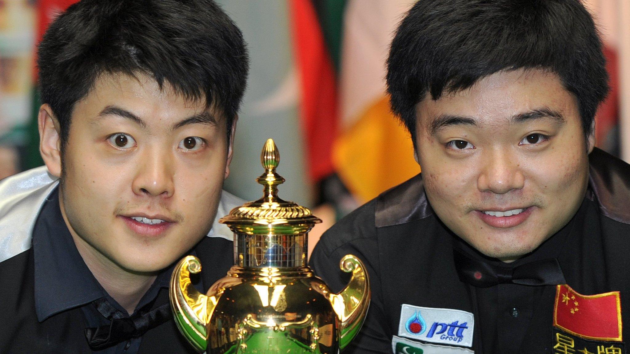 Ding Junhui and Liang Wenbo