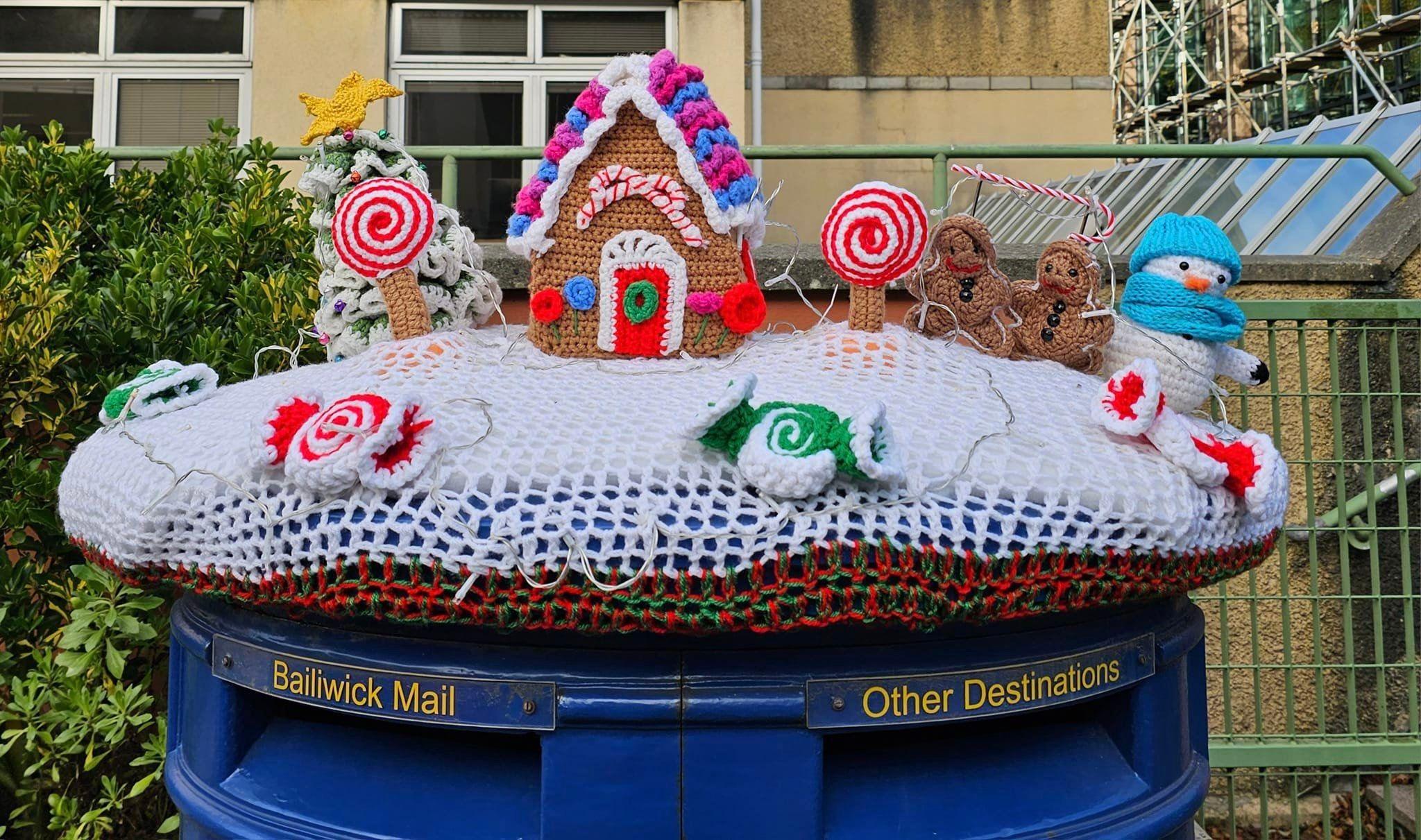 A large gingerbread christmas topper