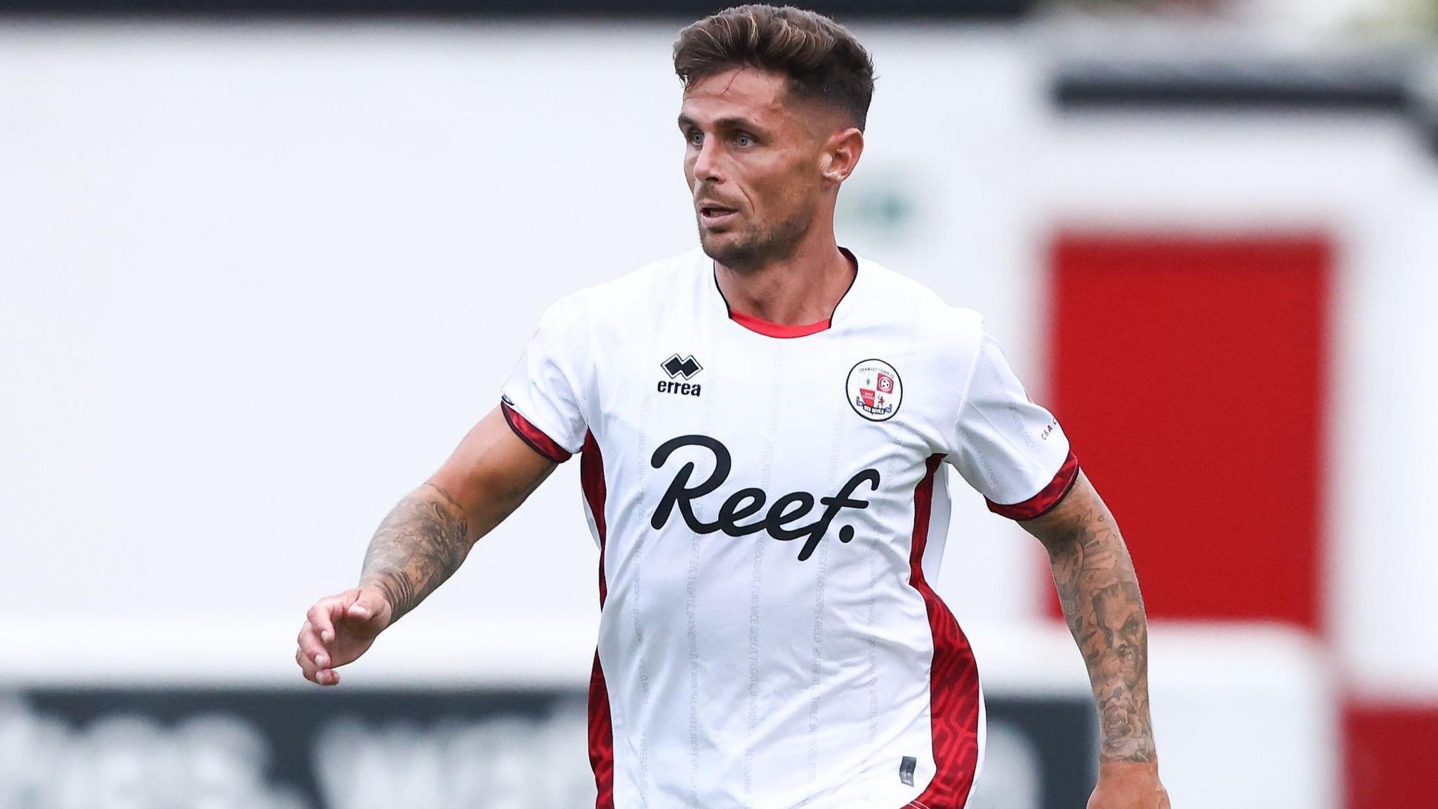 Gavan Holohan in action for Crawley