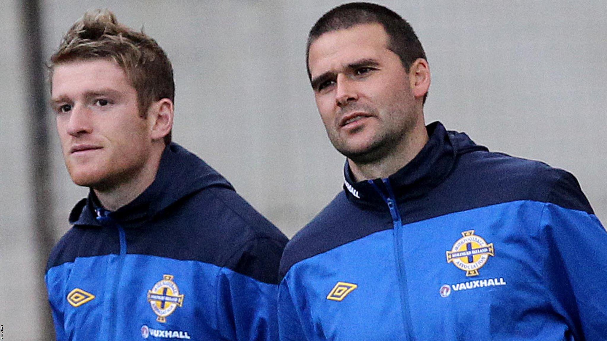 David Healy and Steven Davis training with Northern Ireland