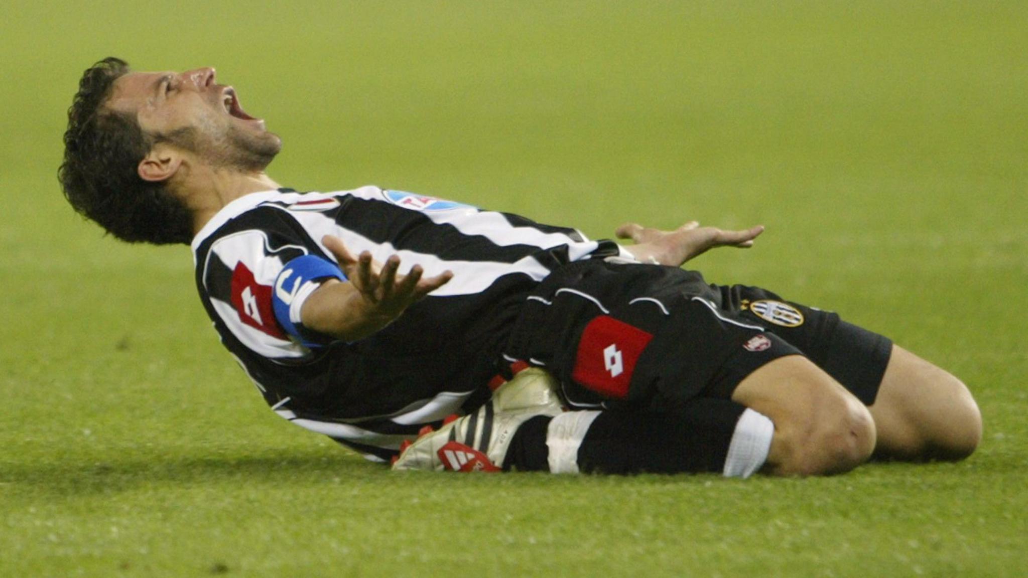 Juventus' Alessandro del Piero celebrates as they beat Real Madrid to reach the 2003 Champions League final
