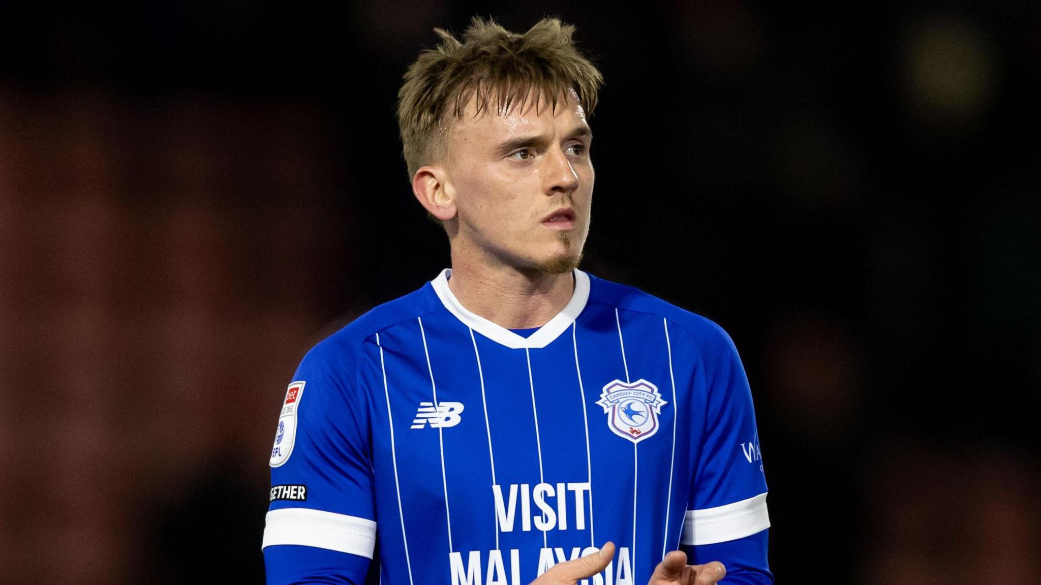 Isaak Davies in action for Cardiff