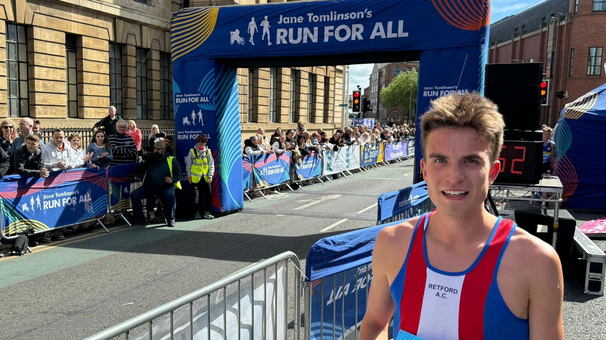 Men's race winner Sam Roberts