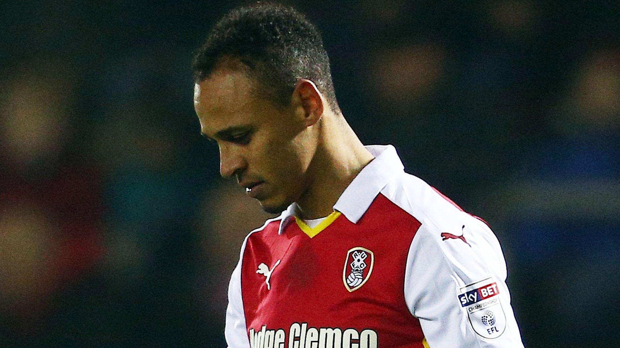 Peter Odemwingie gets sent off