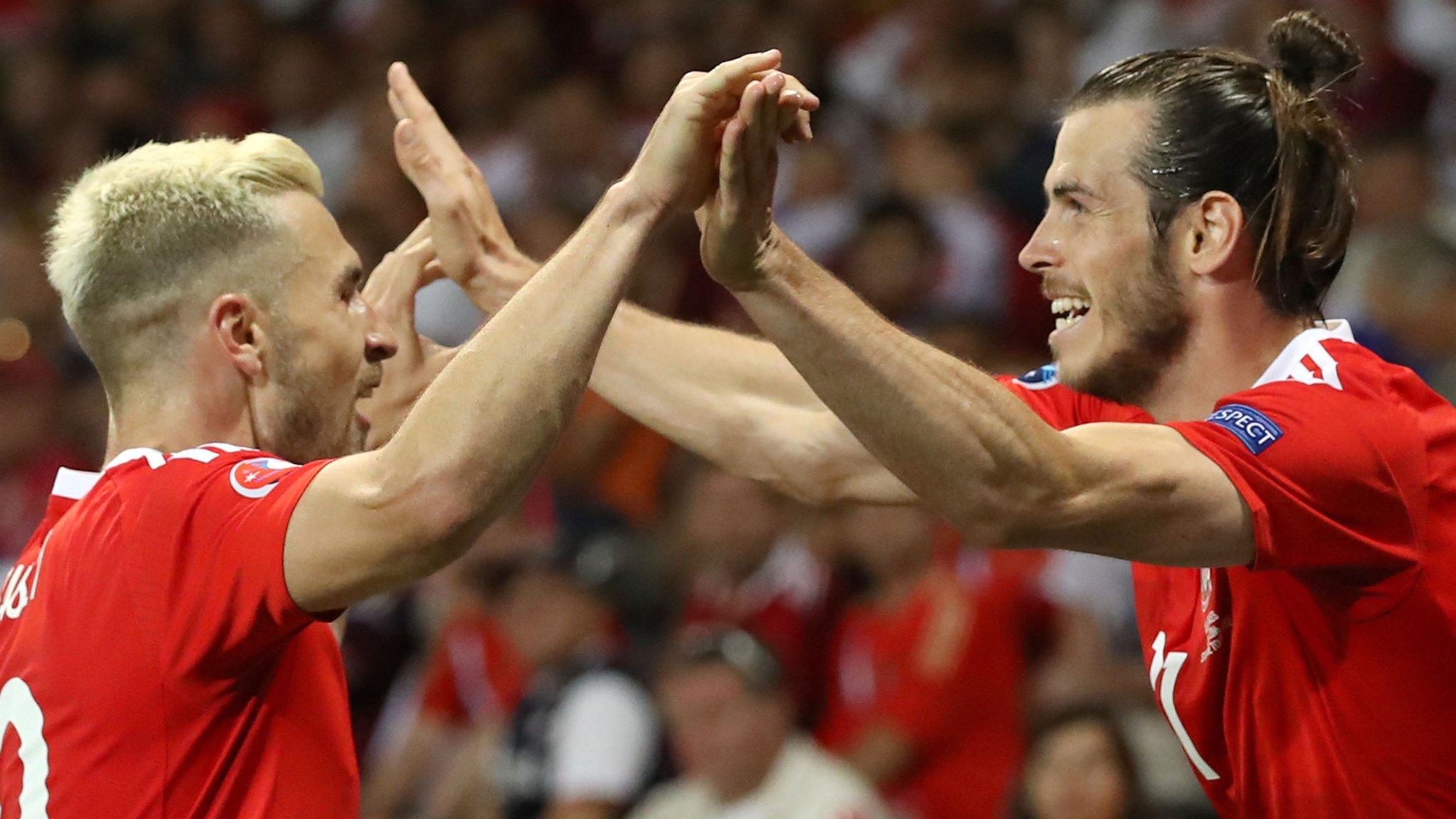 Gareth Bale and Aaron Ramsey celebrate