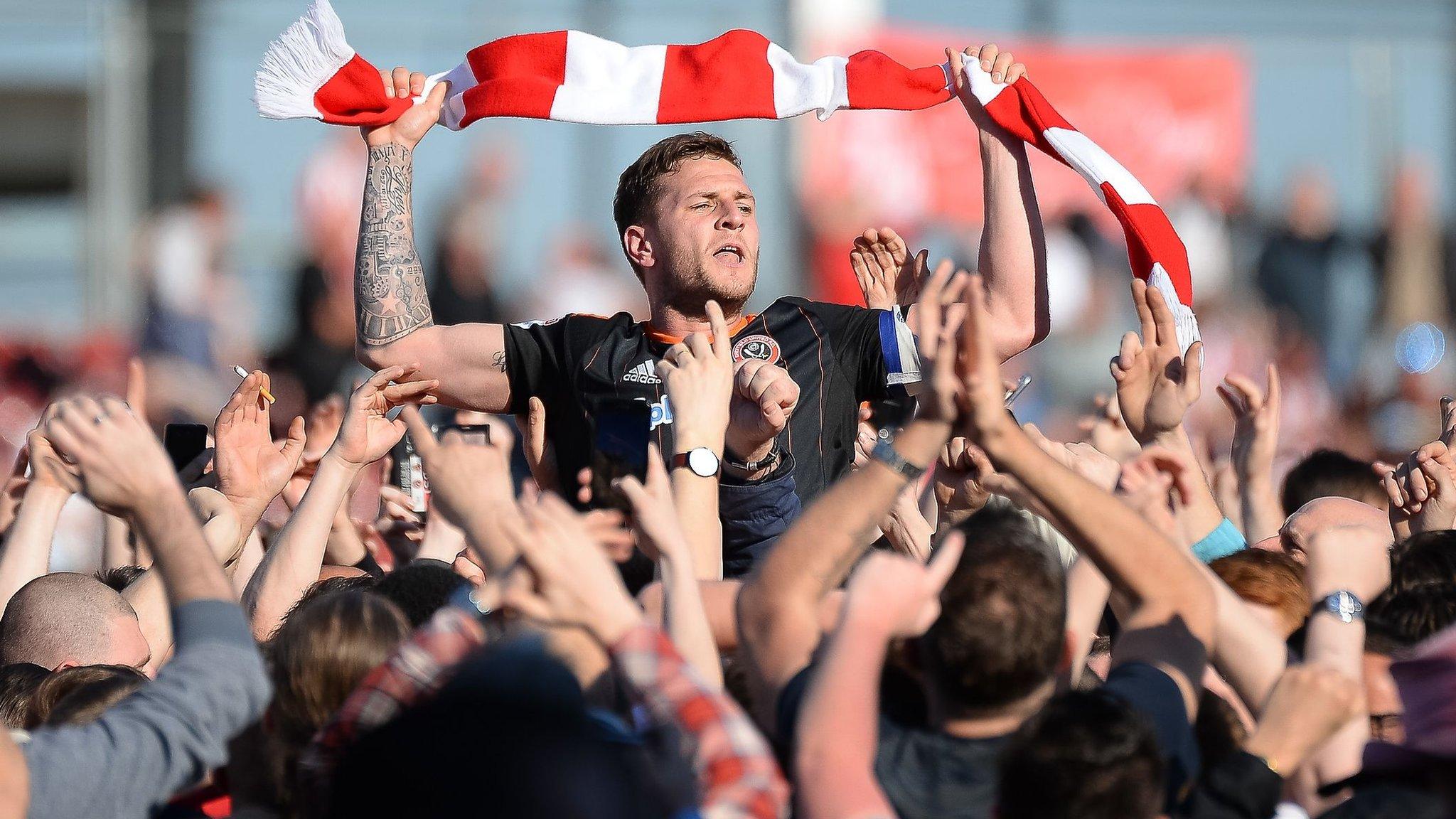 Billy Sharp celebrates Sheffield United's promotion