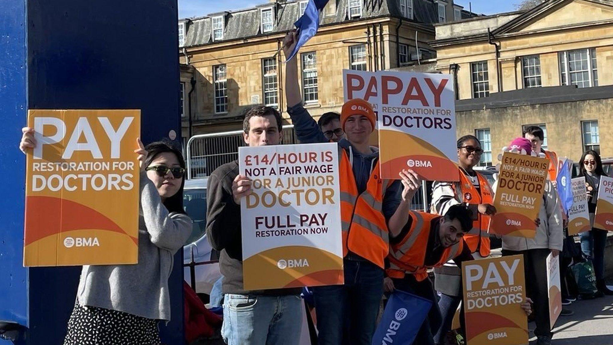 Junior doctors on strike in Reading