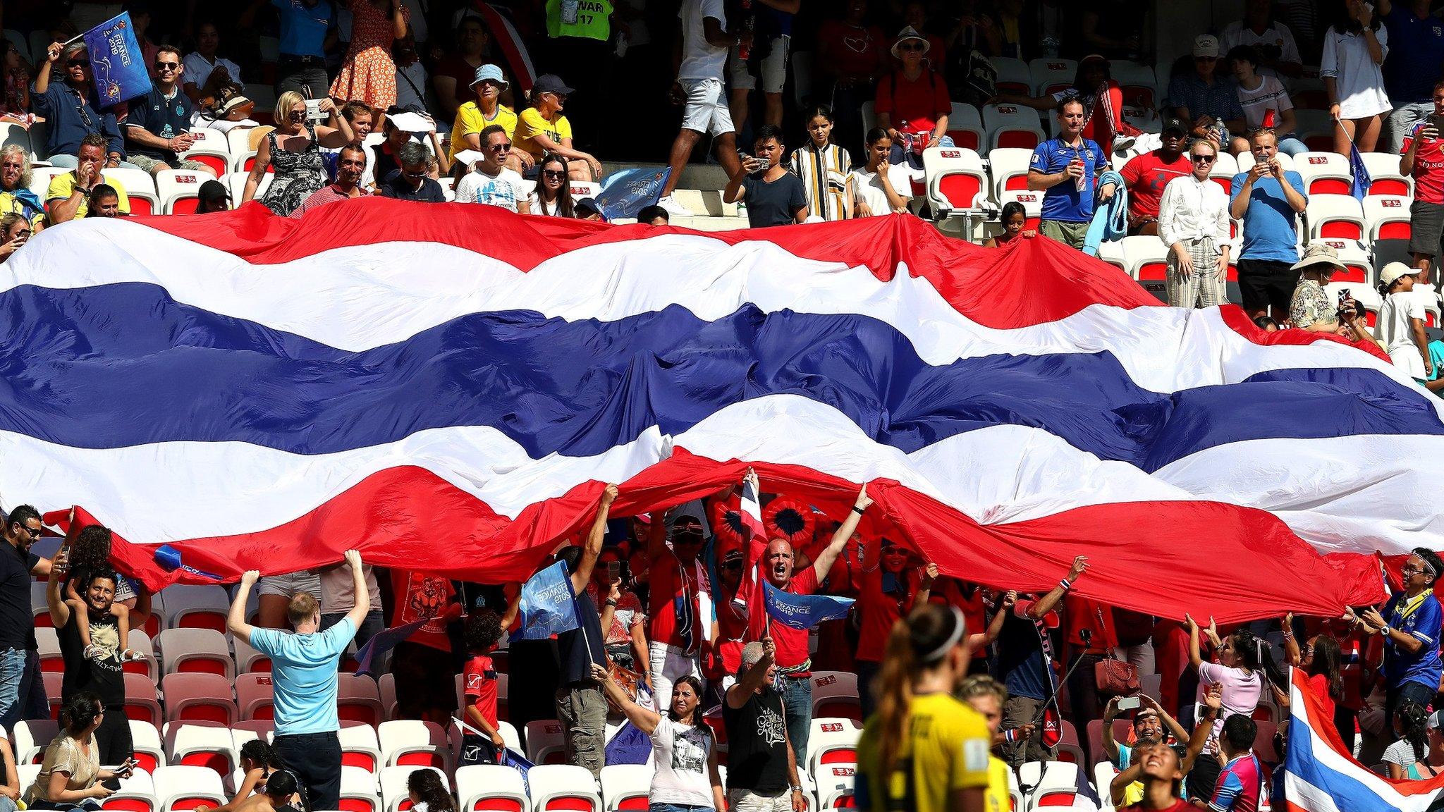 Thailand fans