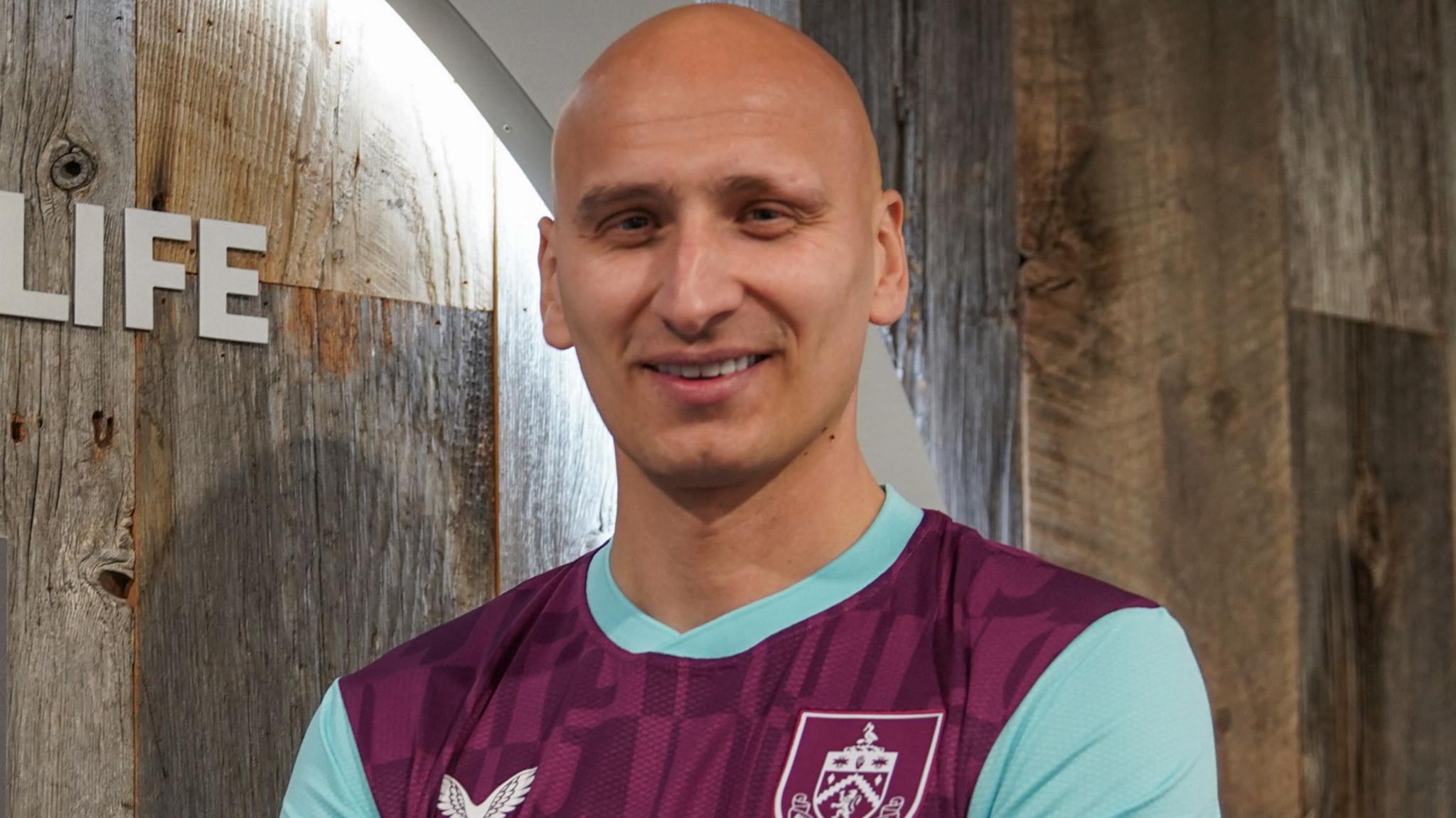 Jonjo Shelvey: Burnley sign former England midfielder on short-term ...