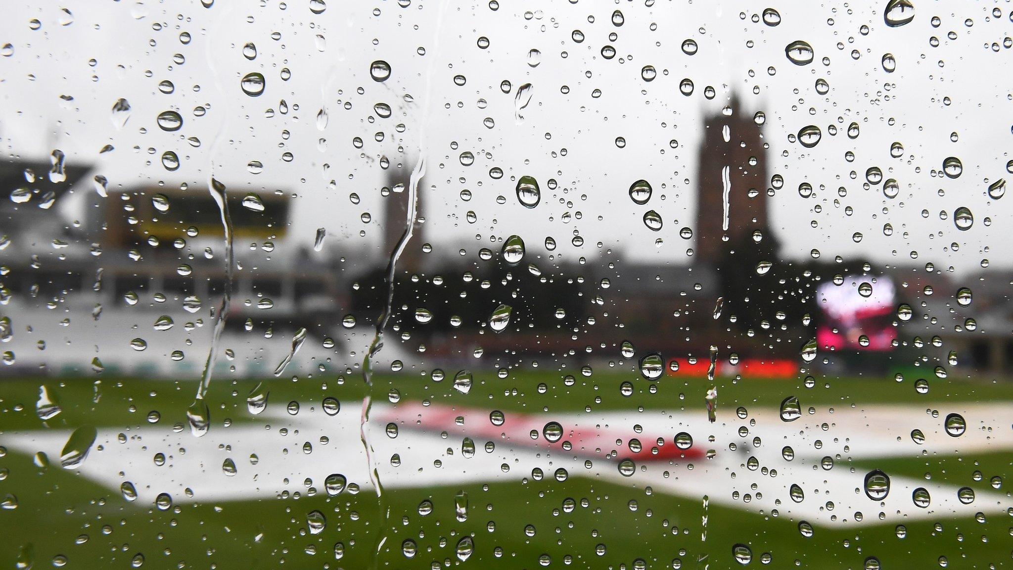 Rain at Taunton v Kent