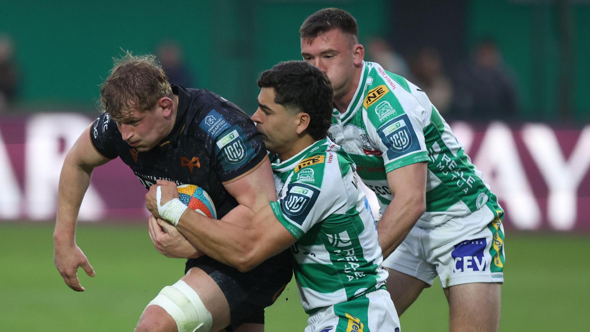 Jac Morgan in action against Benetton