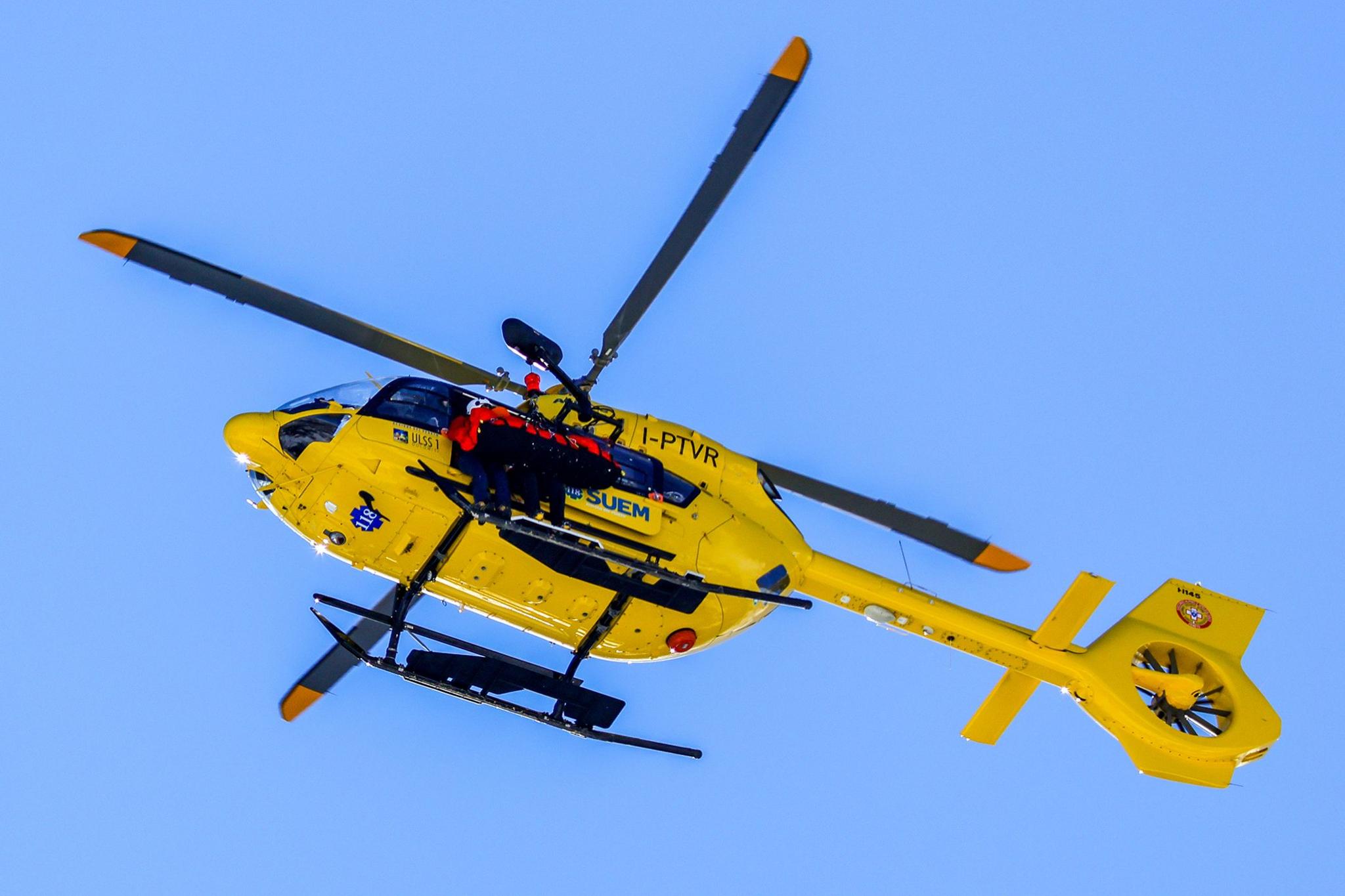 Lindsey Vonn is airlifted off the piste after crashing out of the women's downhill skiing