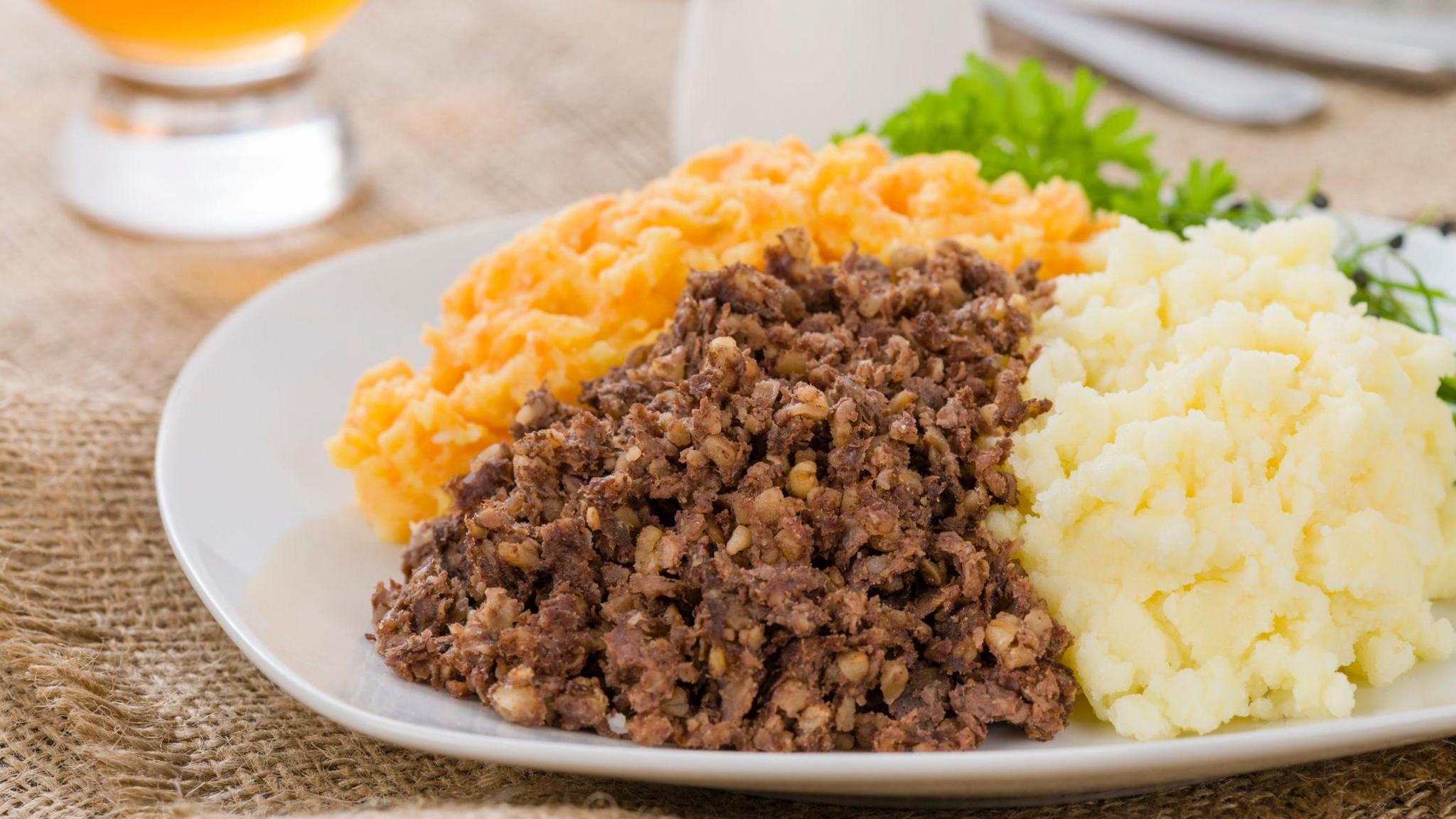  Haggis, neeps and tatties on a plate