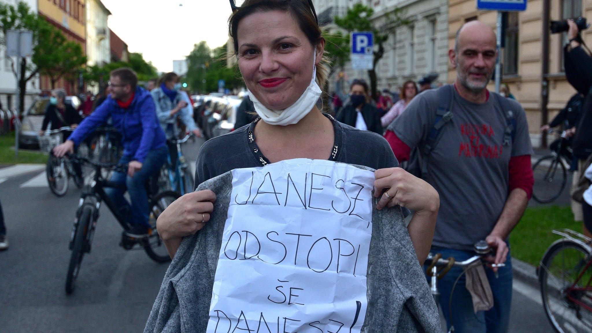 Anti-government protesters ride through central Ljubljana (8 May 2020)