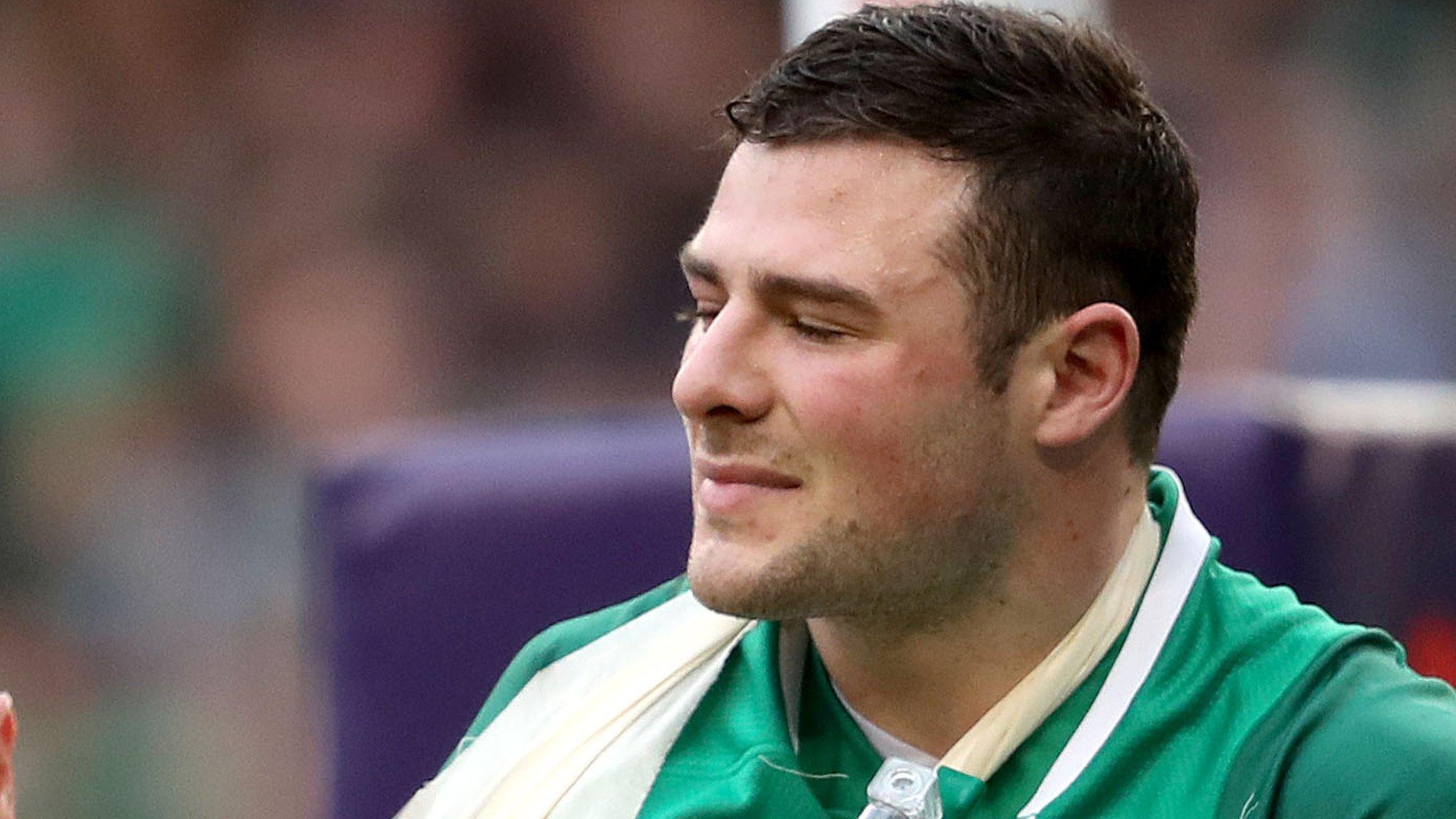 Robbie Henshaw had to be helped off the pitch with his arm in a sling