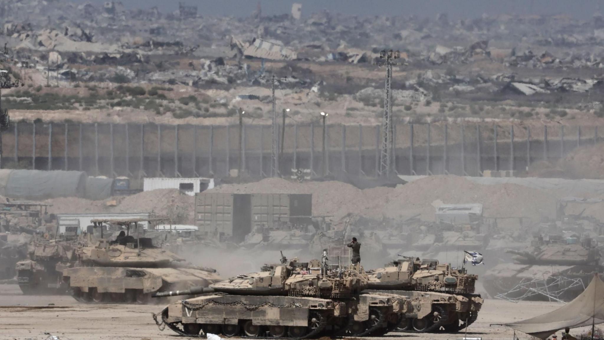 Israeli tanks deployed in southern Israel, near the Gaza perimeter fence (2 September 2025)