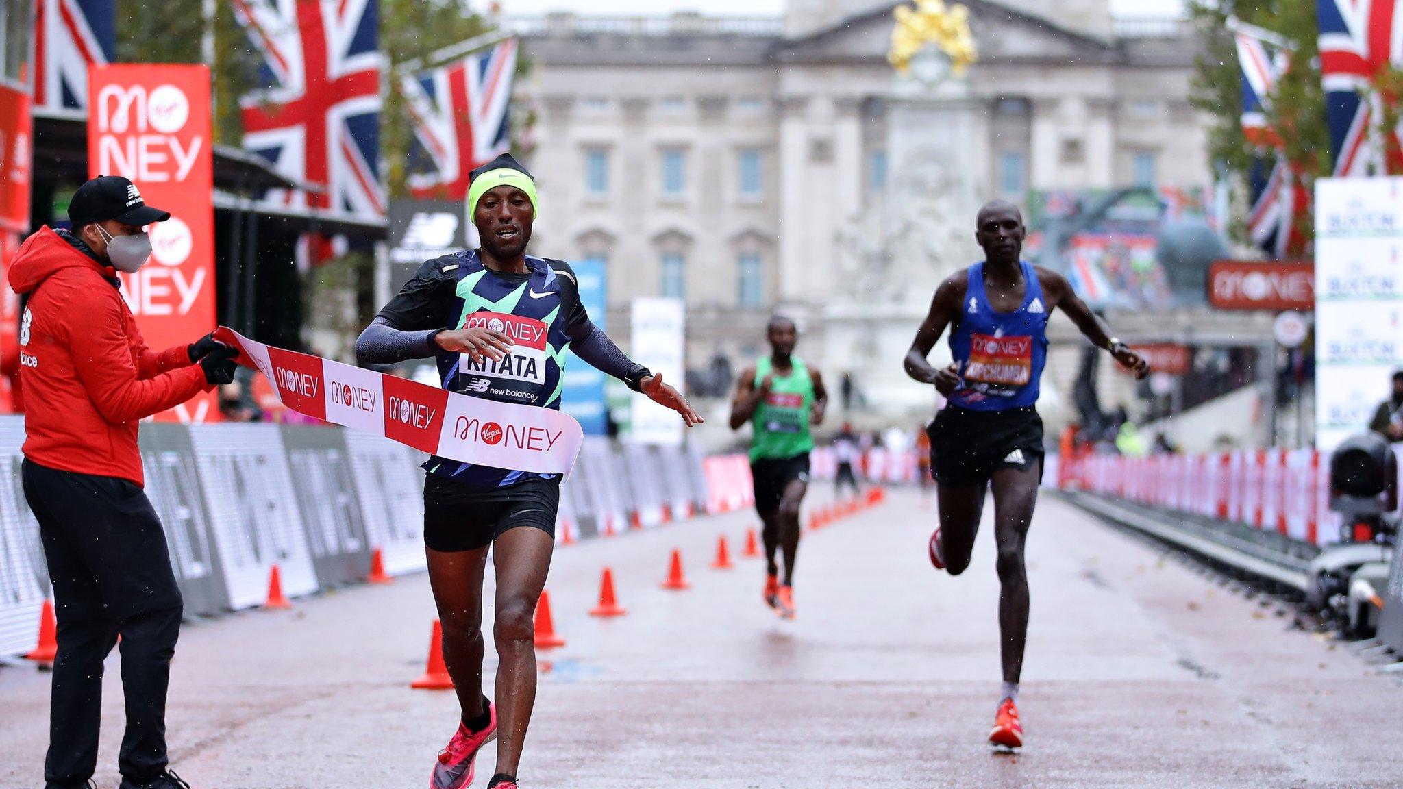 Shura Kitata wins the 2020 London Marathon