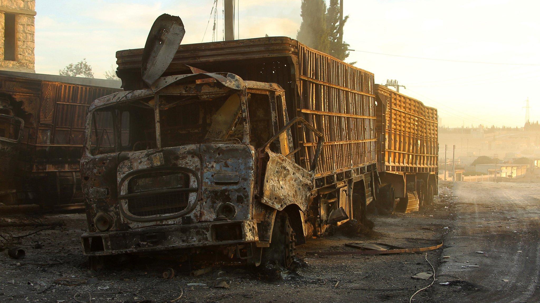 Aftermath of attack on aid convoy in Urum al-Kubra, Syria (20 September 2016)