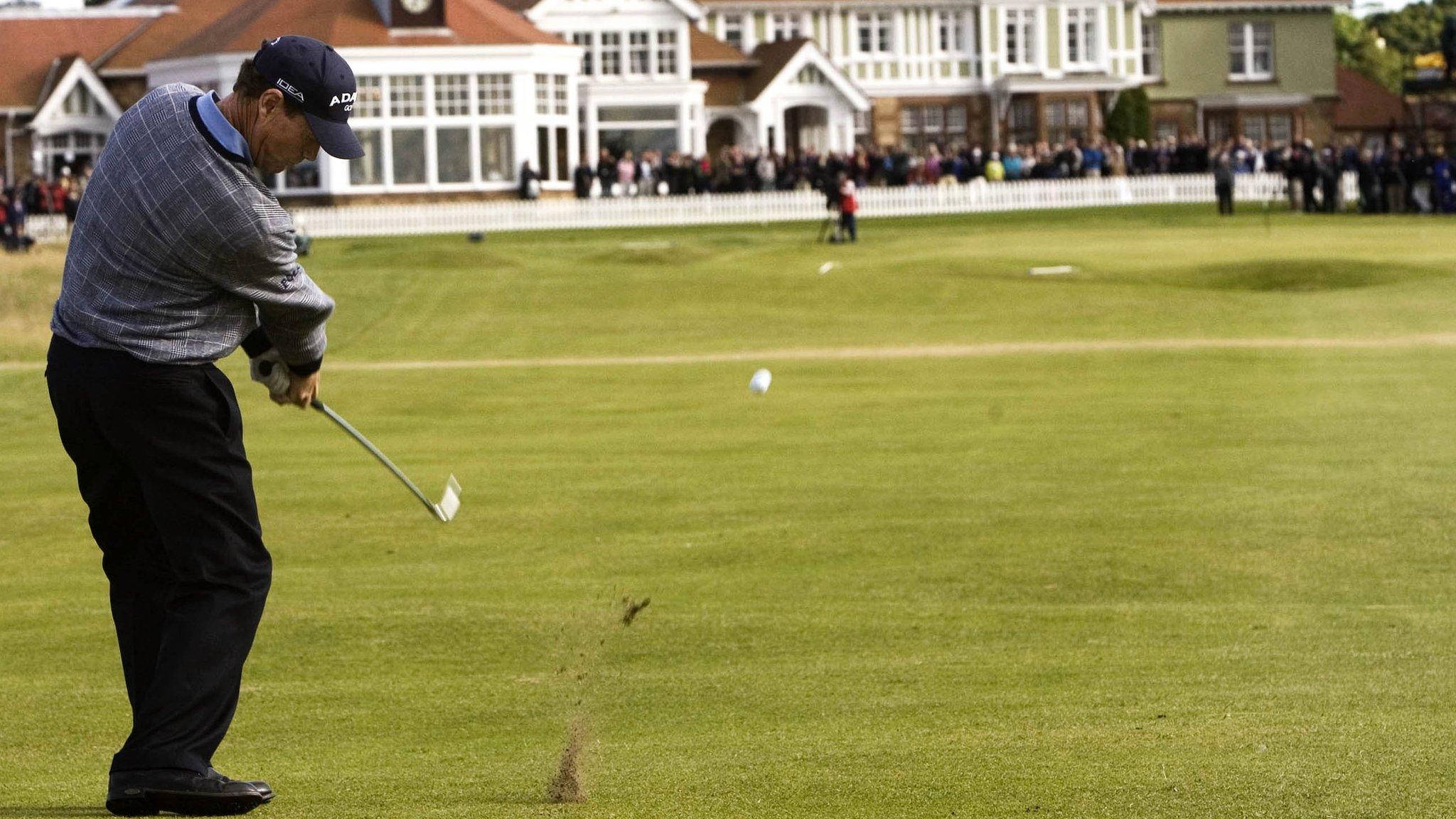 Tom Watson playing at Muirfield